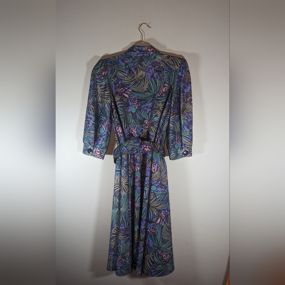 Vintage floral collared long sleeve button up dress with matching belt - Picture 6 of 6